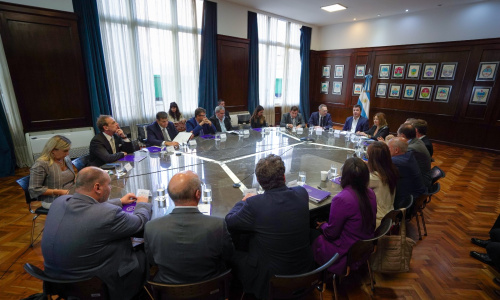 Diego Sucalesca encabezó la presentación del Programa junto a funcionarios nacionales y federales.