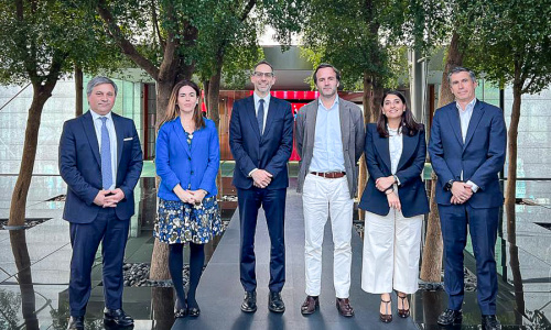 Sucalesca se reunió en Madrid con directivos de los bancos Santander y BBVA.