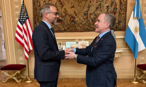 El embajador estadounidense Peter Lamelas recibió a Diego Sucalesca en un encuentro de trabajo.