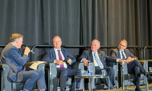 Diego Sucalesca, Luis Lucero y Daniel González expusieron en un panel en el "Argentina Day" de PDAC.