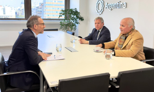 Diego Sucalesca recibió en las oficinas de PromArgentina a las autoridades diplomáticas de Panamá en el país.