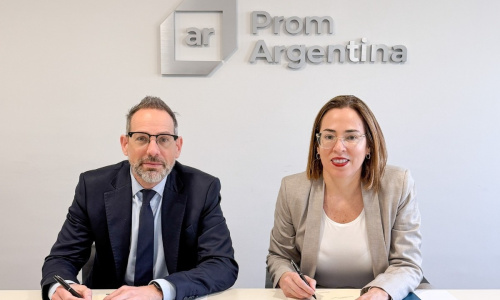 La firma del acuerdo estuvo a cargo de Diego Sucalesca y de Viviana Alva-Hart.