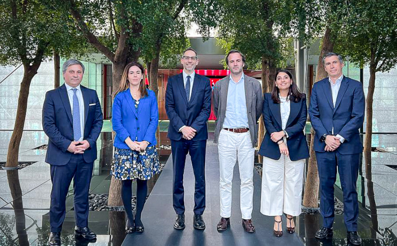 Sucalesca se reunió en Madrid con directivos de los bancos Santander y BBVA.