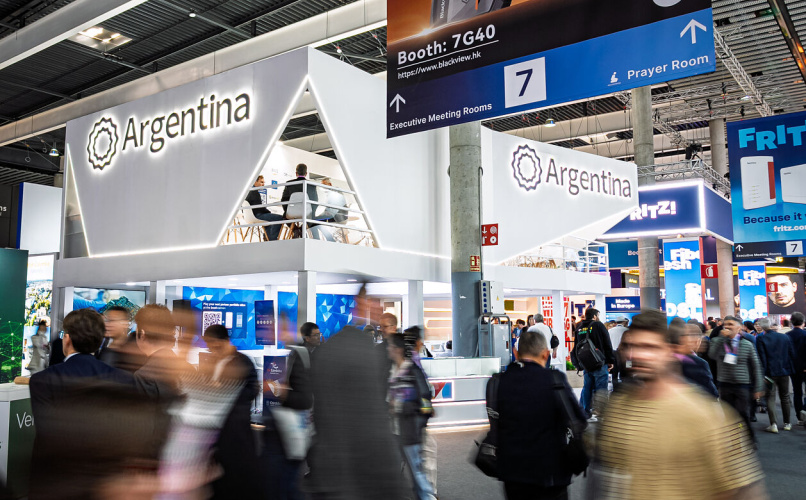El MWC 2026 congrega a más de 2.900 expositores y proyecta superar los 110.000 profesionales de la edición anterior.