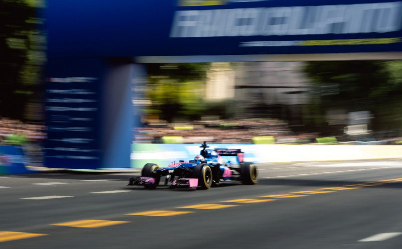Franco Colapinto recorrió a toda velocidad las calles de Palermo a bordo de un F-1.
