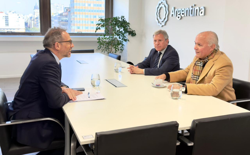 Diego Sucalesca recibió en las oficinas de PromArgentina a las autoridades diplomáticas de Panamá en el país.