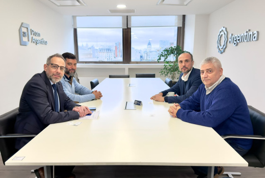 Diego Sucalesca se reunió con las autoridades de la cámara que agrupa a empresas avícolas.