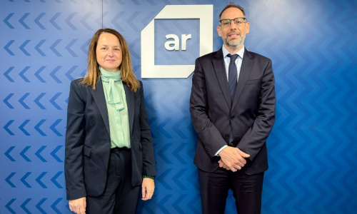 Diego Sucalesca dialogó con la embajadora de Eslovenia en Argentina, Tina Vodnik.
