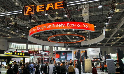 La feria alojó a 7.465 expositores en 15 pabellones.