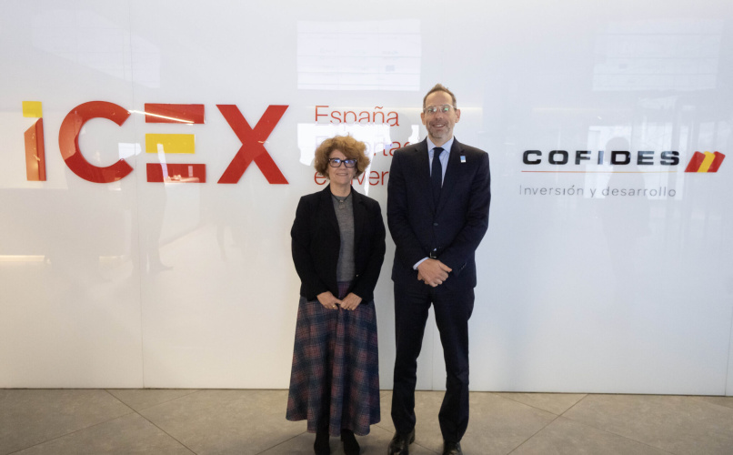 Diego Sucalesca mantuvo un encuentro en Madrid con Elisa García Grande.