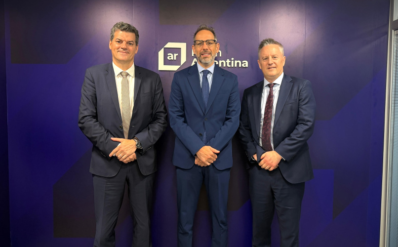 Sucalesca se reunió con Robert Peterman y Guillaume Légaré, del TMX Group. 